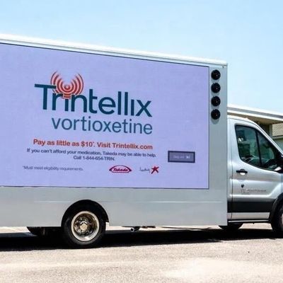 जीसीएल अनुकूलित आउटडोर मोबाइल विज्ञापन ट्रक वैन ट्रेलर पी6 6500निट्स चमक